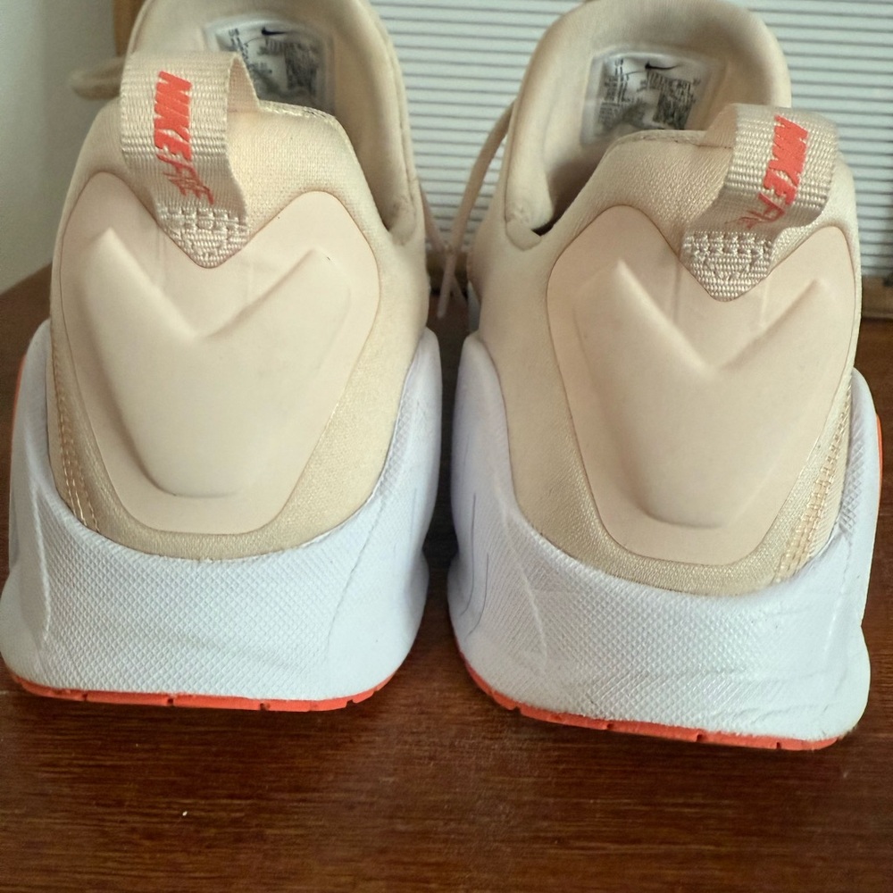 Nike Metcon 6 Beige Coral Trainers (Women’s) - Picture 7 of 12